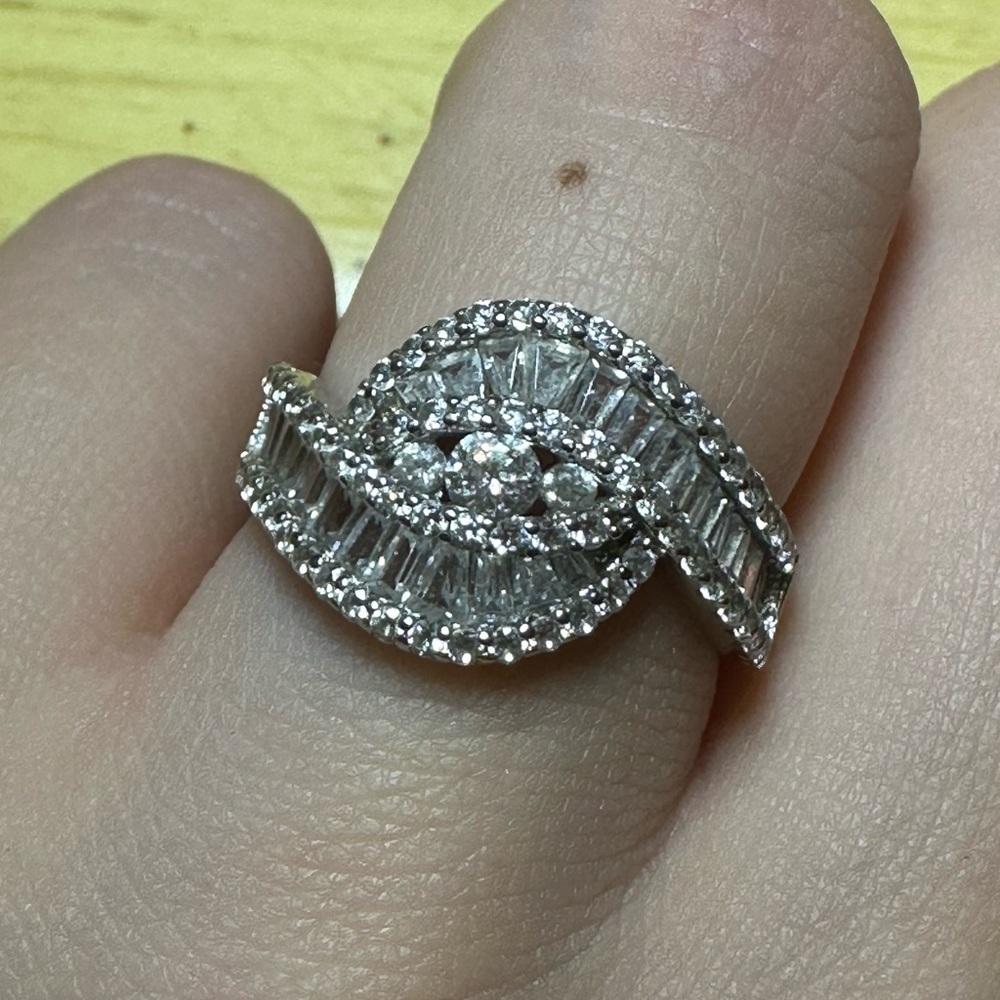 Ring - Picture 5 of 6